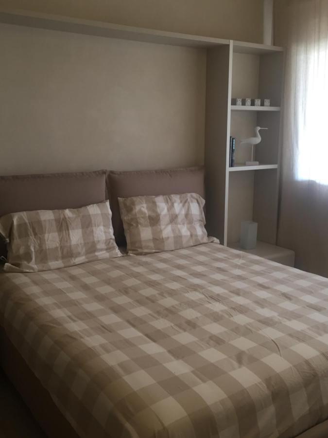 A Due Passi Dal Mare Apartment วาลเลโครเซีย ภายนอก รูปภาพ