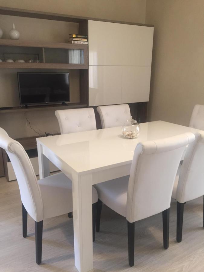 A Due Passi Dal Mare Apartment วาลเลโครเซีย ภายนอก รูปภาพ