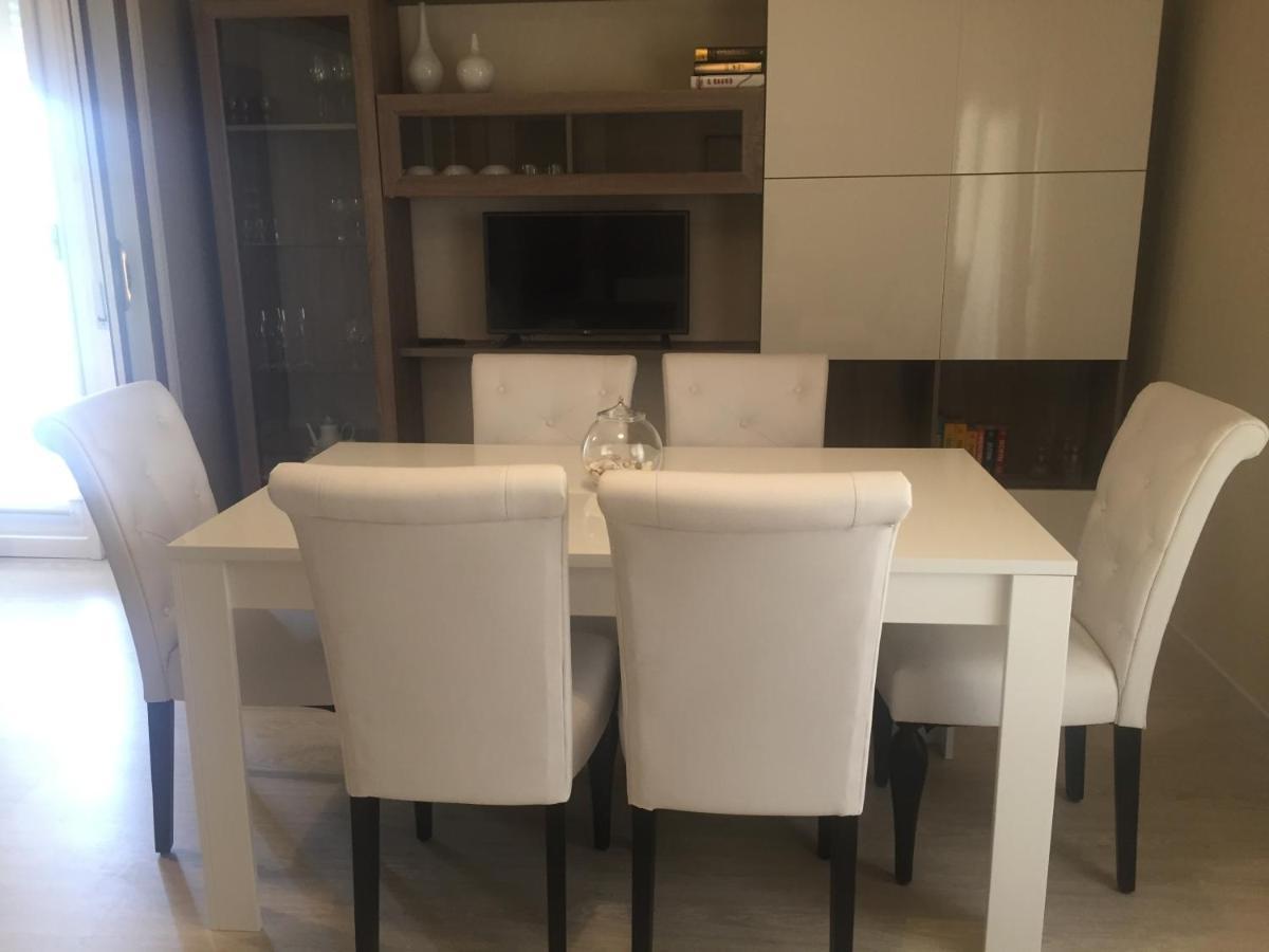 A Due Passi Dal Mare Apartment วาลเลโครเซีย ภายนอก รูปภาพ