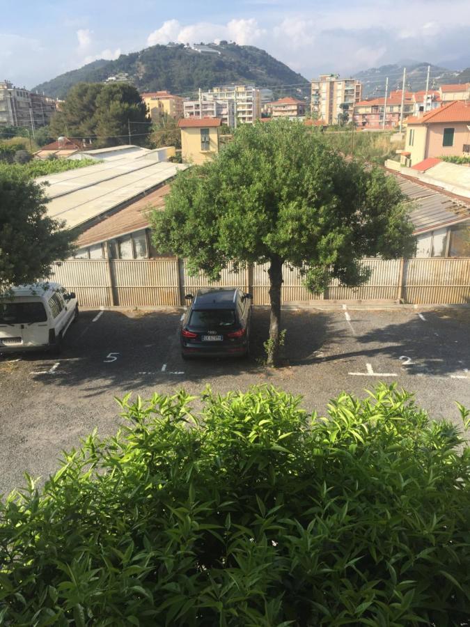 A Due Passi Dal Mare Apartment วาลเลโครเซีย ภายนอก รูปภาพ