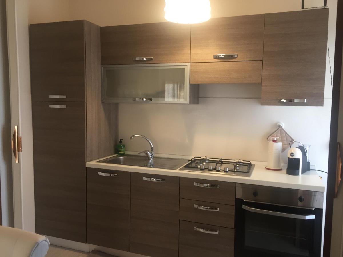 A Due Passi Dal Mare Apartment วาลเลโครเซีย ภายนอก รูปภาพ