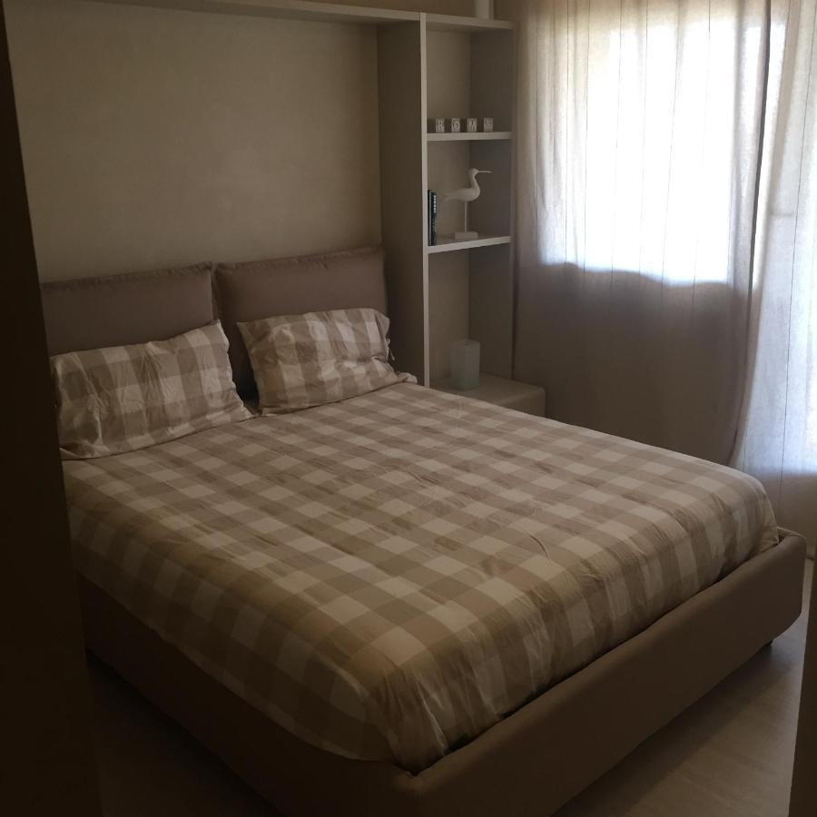A Due Passi Dal Mare Apartment วาลเลโครเซีย ภายนอก รูปภาพ